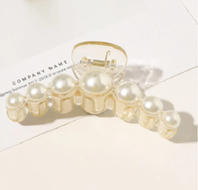 Load image into Gallery viewer, The Pearl Hair Clip - Five Pearls

